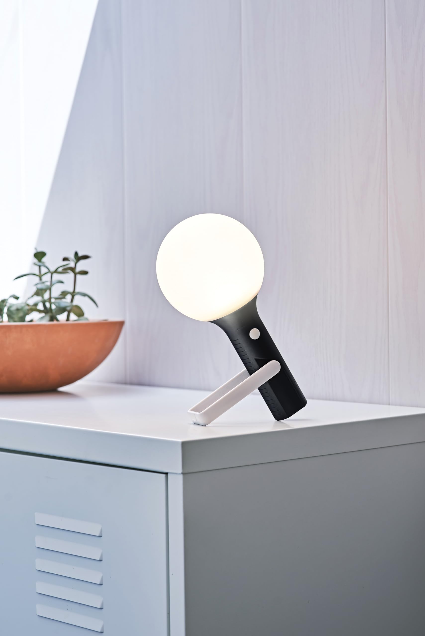 lexon-horizon-lampe-led-multiposition-int-rieur-ext-rieur-noire image 7