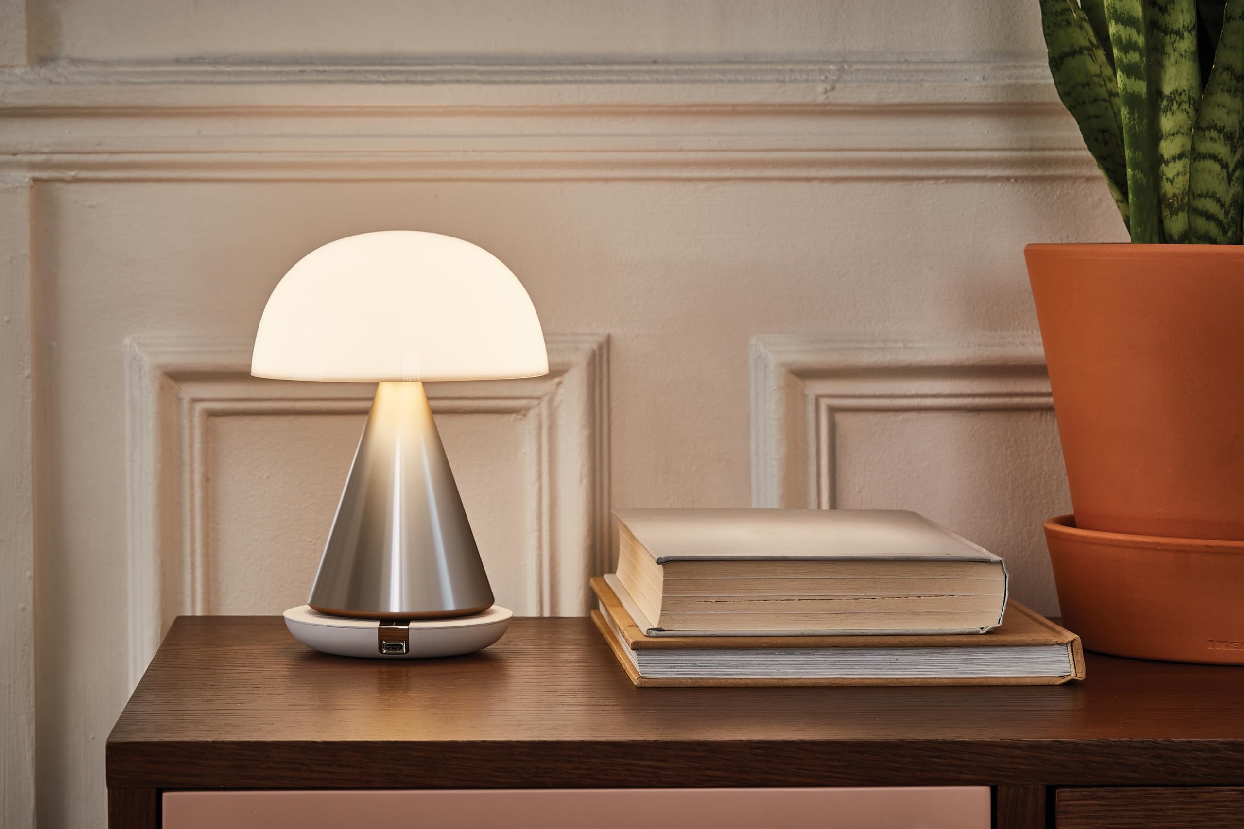lexon-mina-l-lampe-champignon-led-sans-fil-9-couleurs-alu-poli image 7