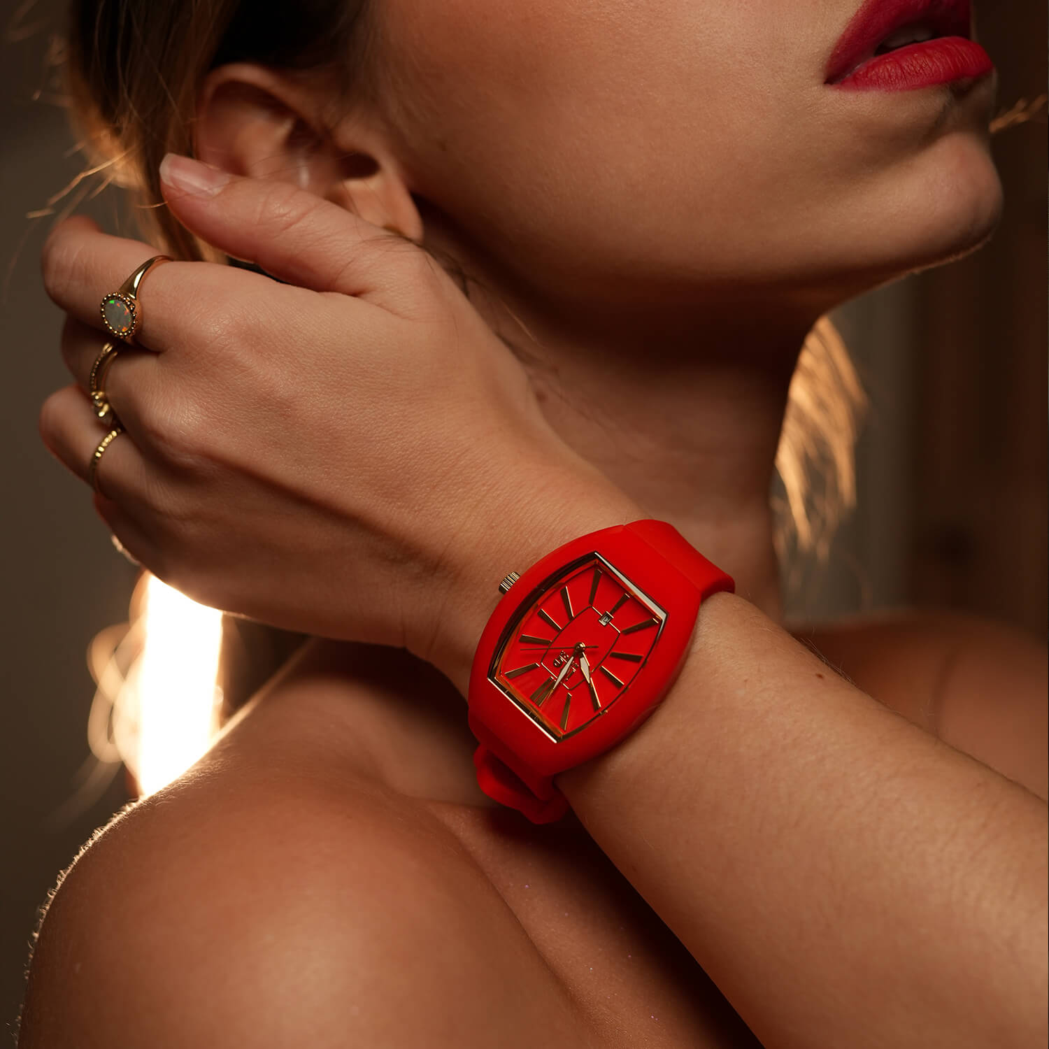 ice-watch-ice-dome-red-gold-montre-femme-silicone-rouge image 5