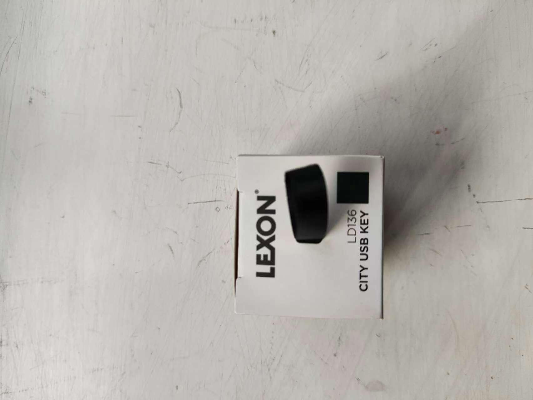 lexon-city-cl-usb-32-go-dor-e-en-aluminium image 3