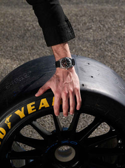 montre-kelton-rc24-asphalt-black-quartz-bracelet-tropic image 4