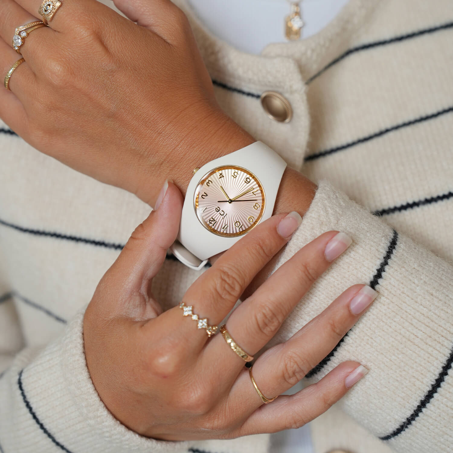 ice-watch-ice-champagne-almond-skin-montre-nude-chiffres-dor-s image 5