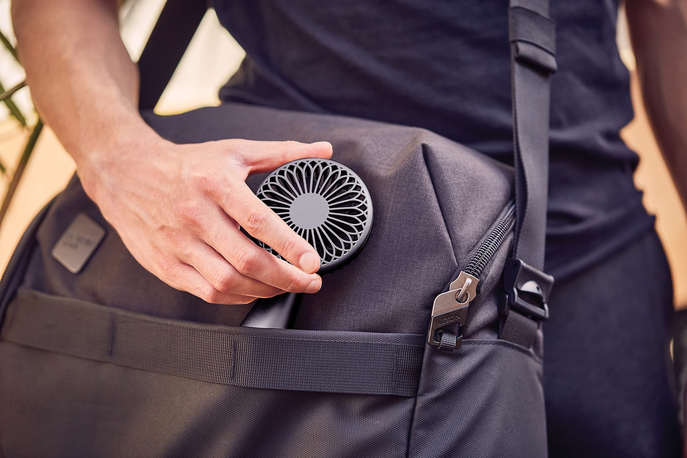 lexon-wino-mini-ventilateur-de-bureau-sans-fil-m-tal-usb-c-qi image 6