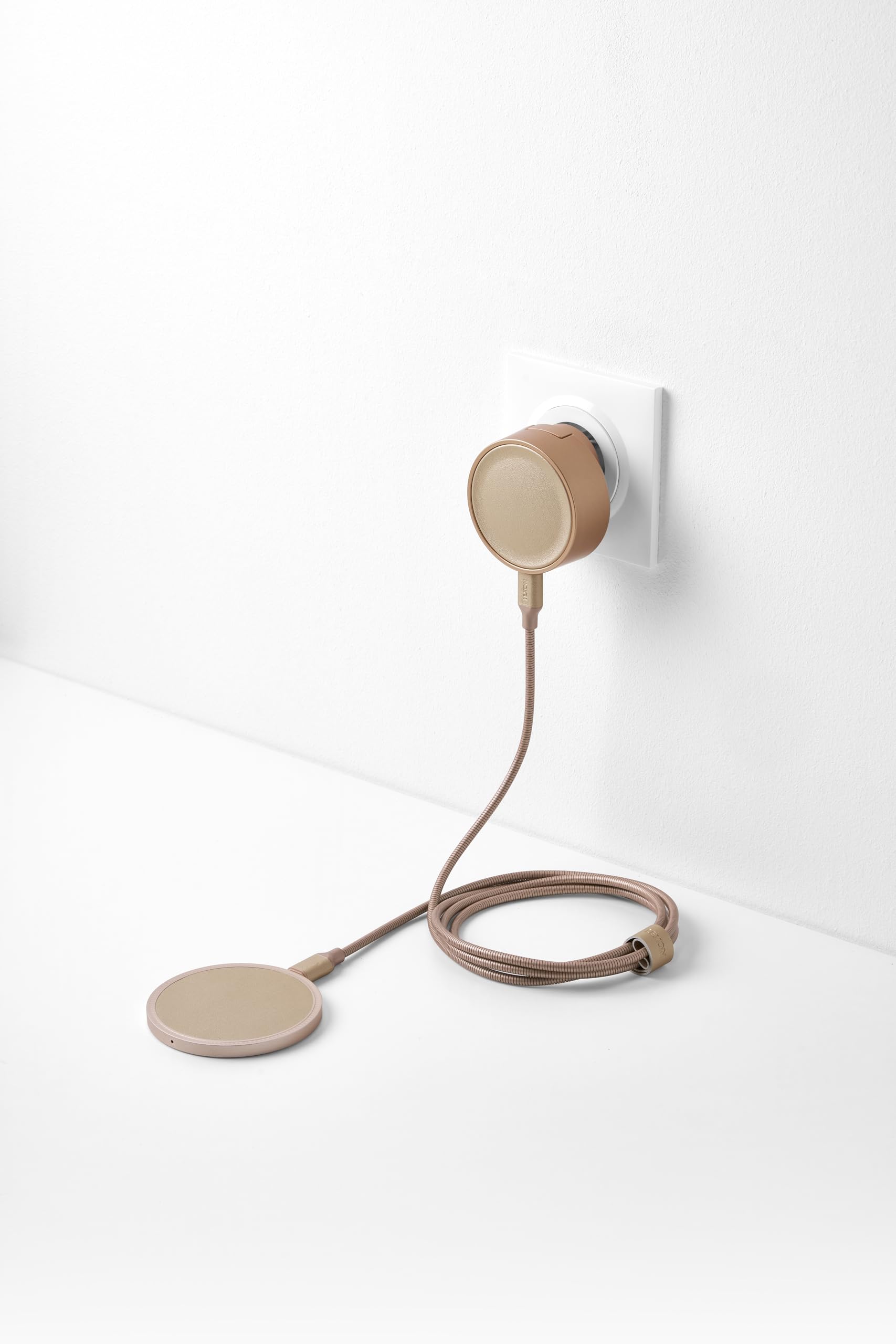 lexon-powerup-chargeur-induction-15w-qi-or image 6