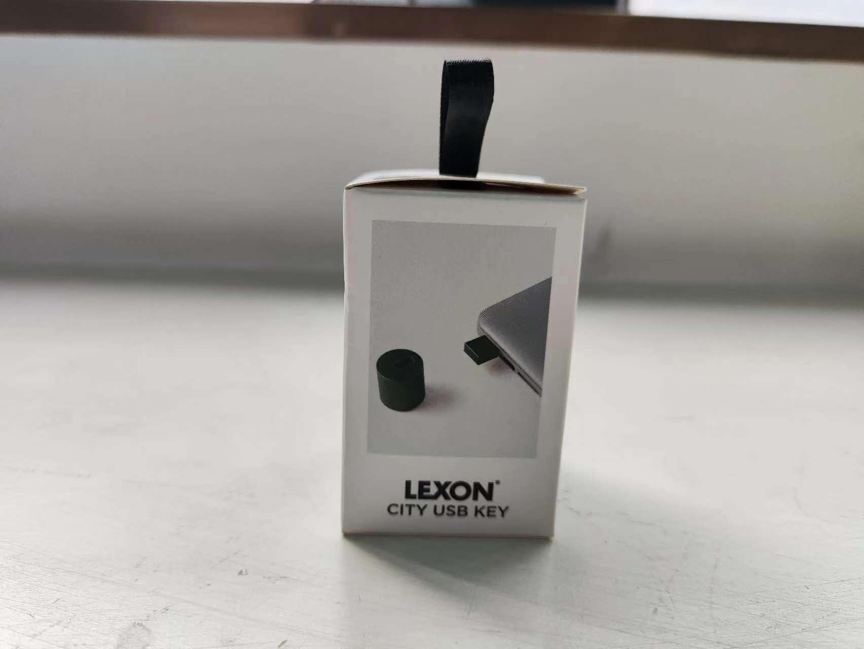 lexon-city-cl-usb-32-go-dor-e-en-aluminium image 4