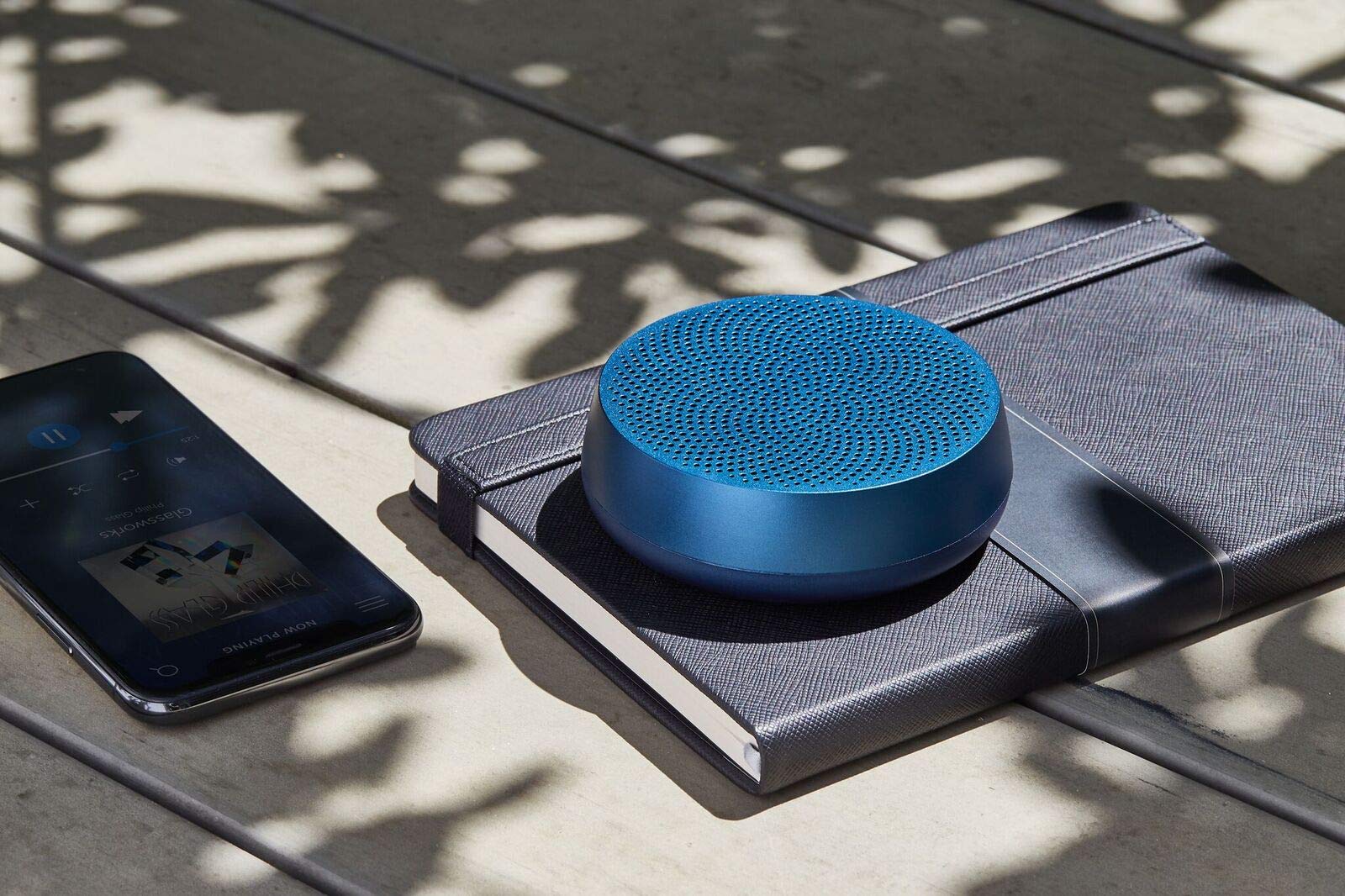 lexon-mino-l-enceinte-bluetooth-aluminium-bleu-fonc image 4