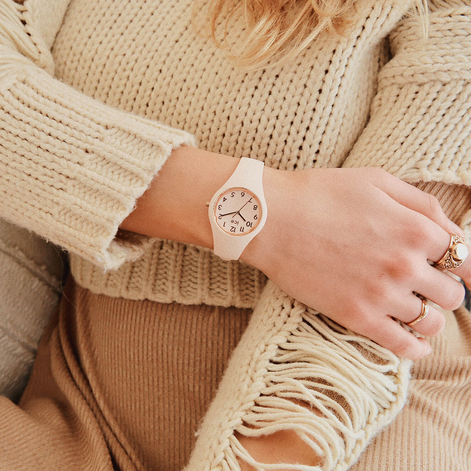 ice-watch-ice-glam-colour-nude-rose-gold-petite-montre-femme-silicone image 6