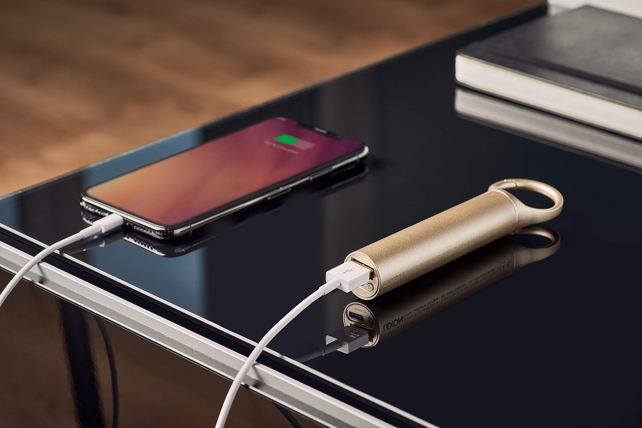 lexon-nomaday-batterie-externe-3000-mah-mousqueton-dor-e image 3