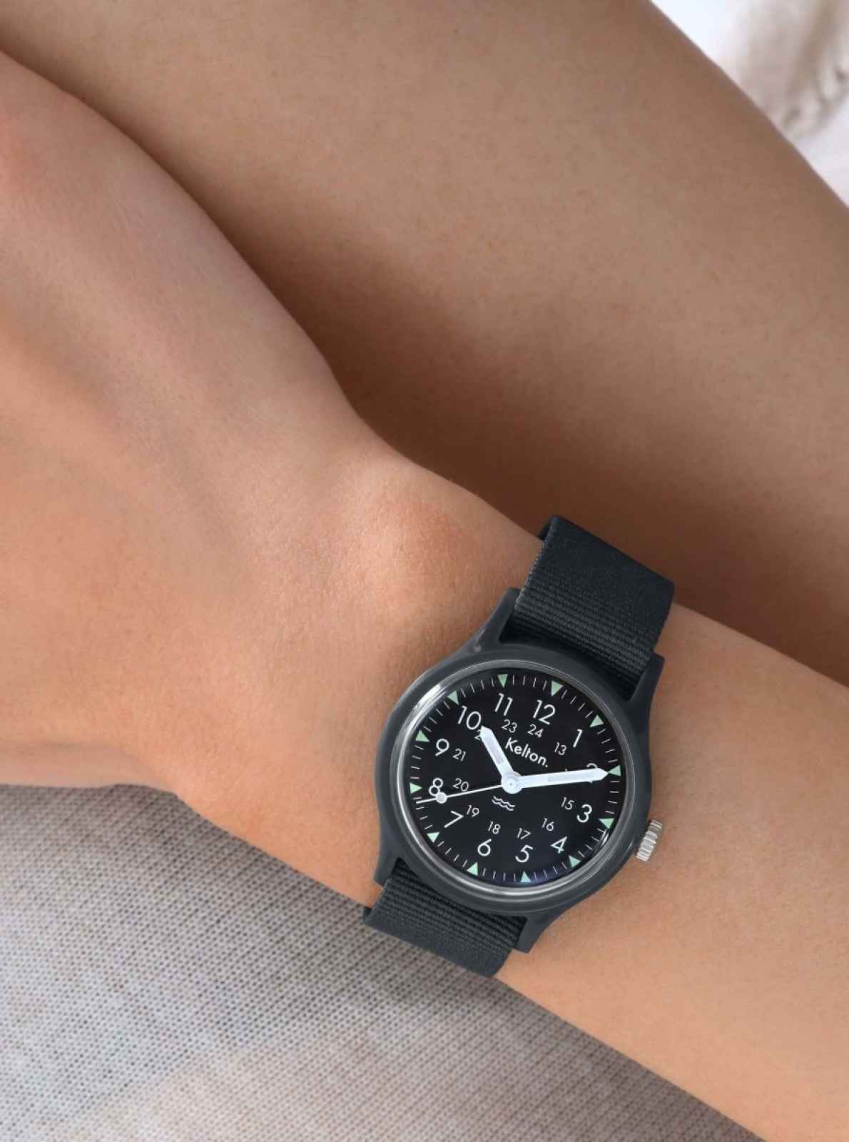 montre-kelton-jungle-carbone-quartz-inspiration-militaire image 2