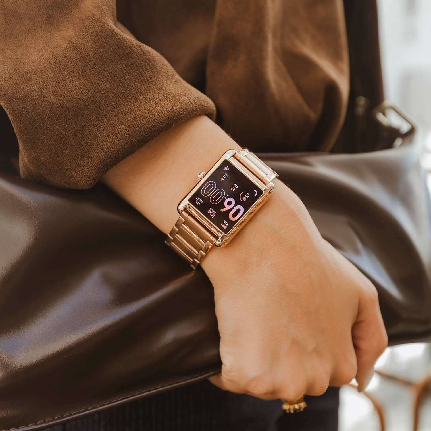 ice-watch-ice-smart-tks-2-0-rectangulaire-1-41-rose-gold-montre-connect-e-femme image 6
