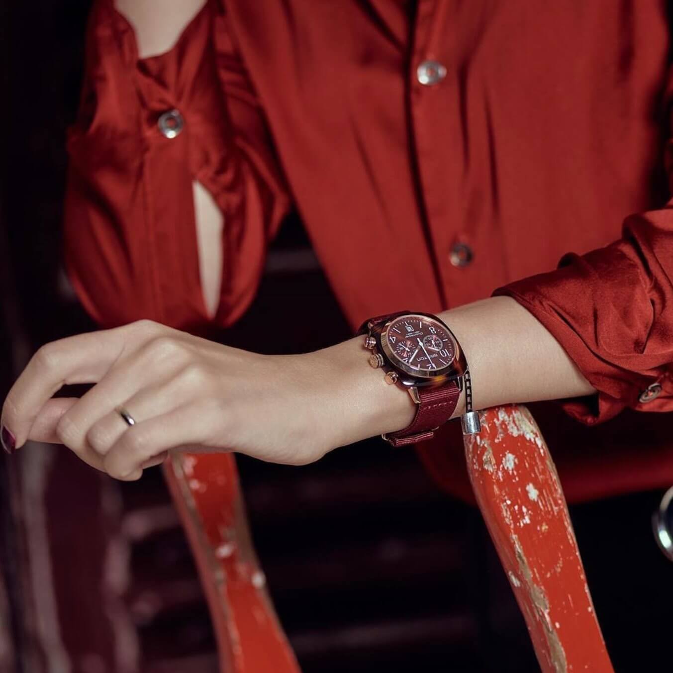 briston-clubmaster-classic-chrono-40-mm-rose-gold-cadran-rouge image 4