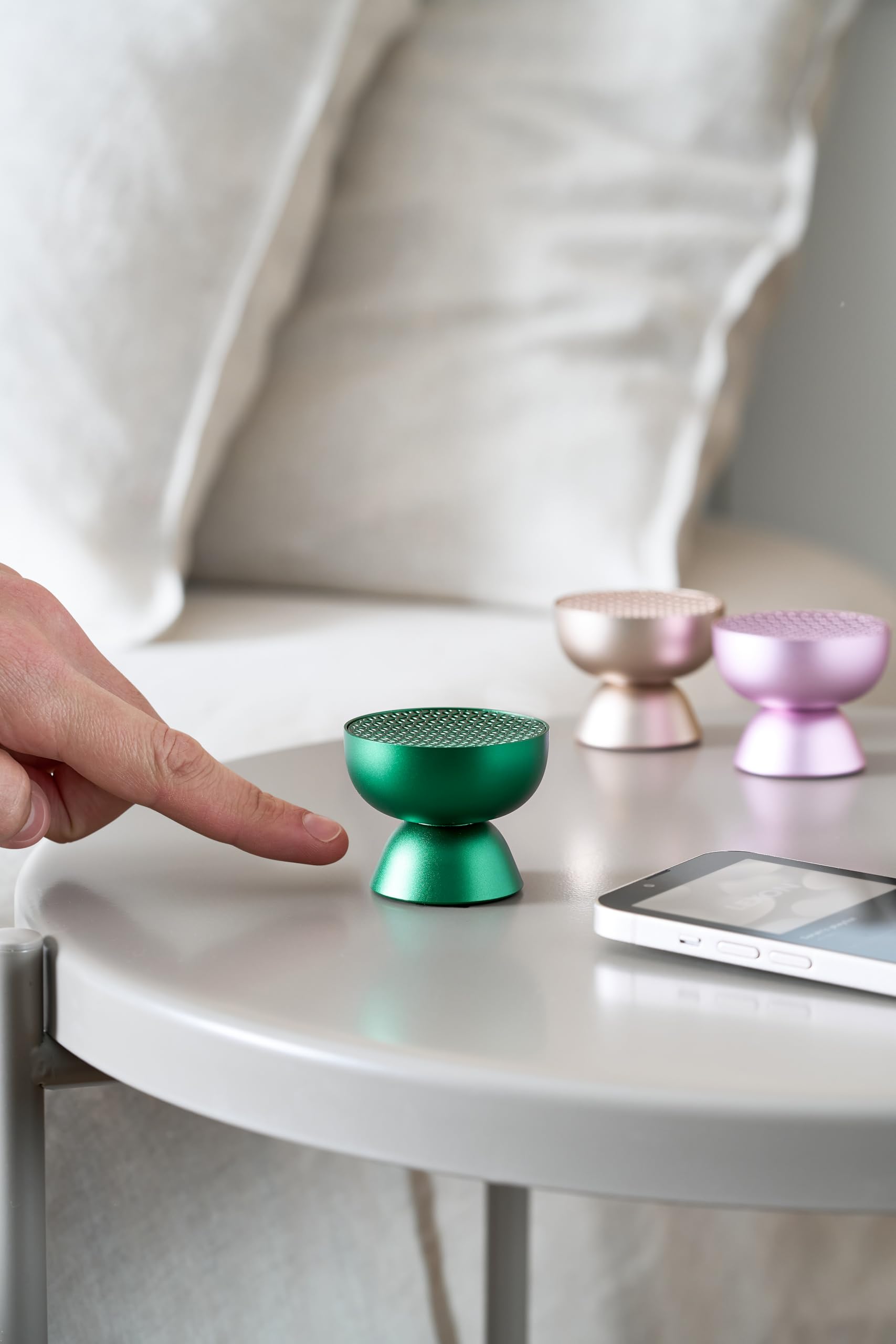 lexon-tamo-mini-enceinte-bluetooth-portable-vert-sombre image 7