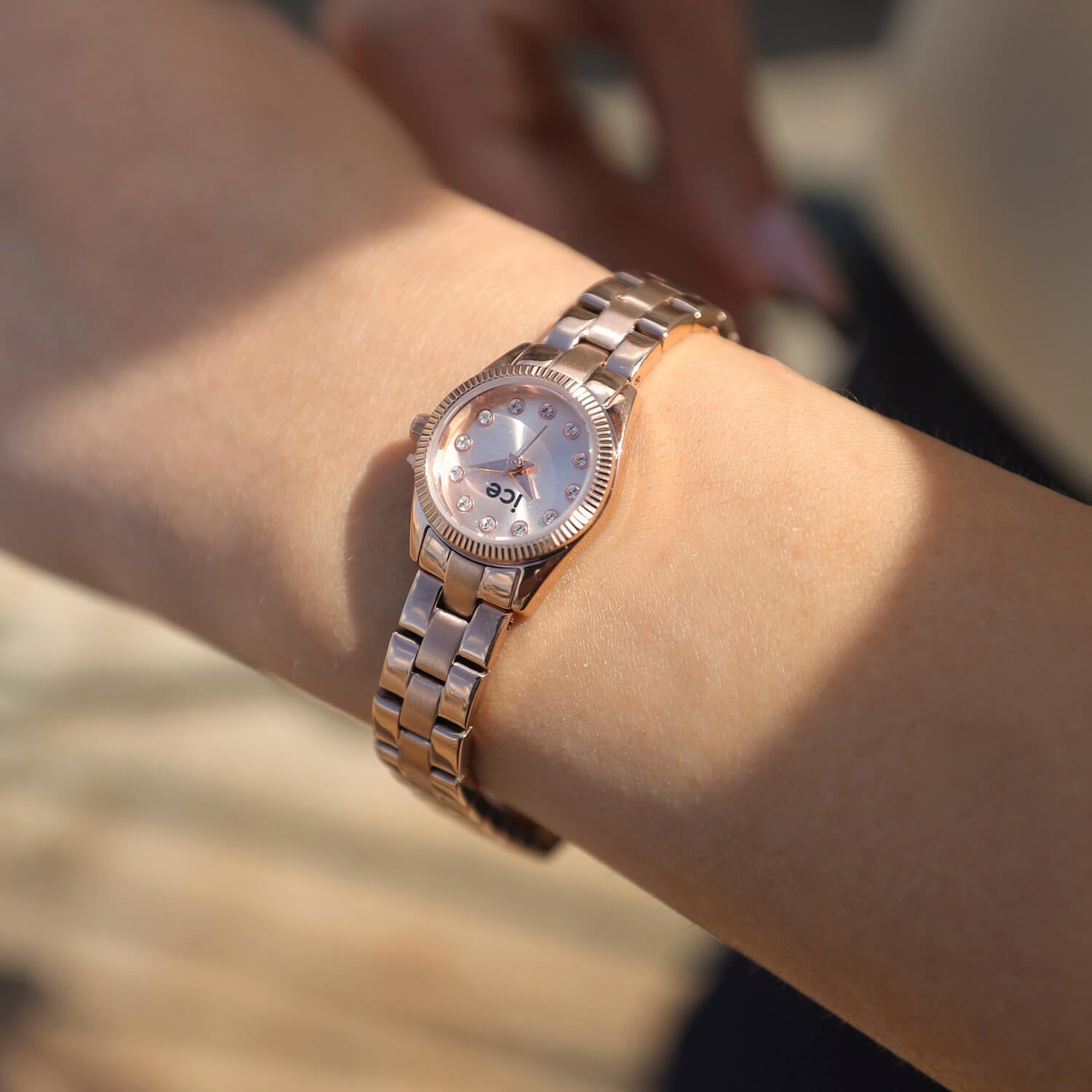 ice-watch-ice-mimi-rose-gold-montre-femme-ultra-fine-minimaliste image 6