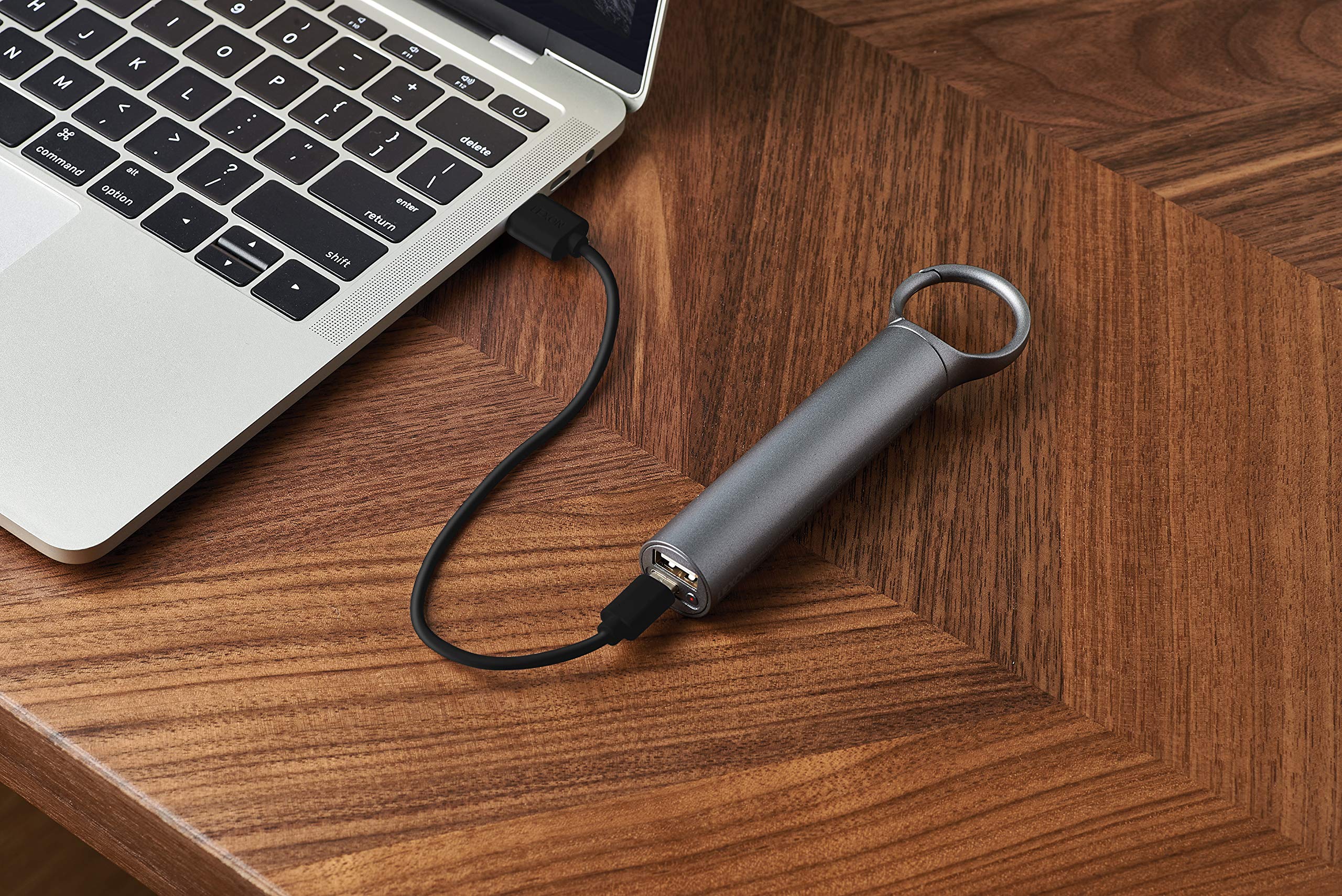 lexon-nomaday-batterie-externe-3000-mah-avec-mousqueton-gris-fonc image 4