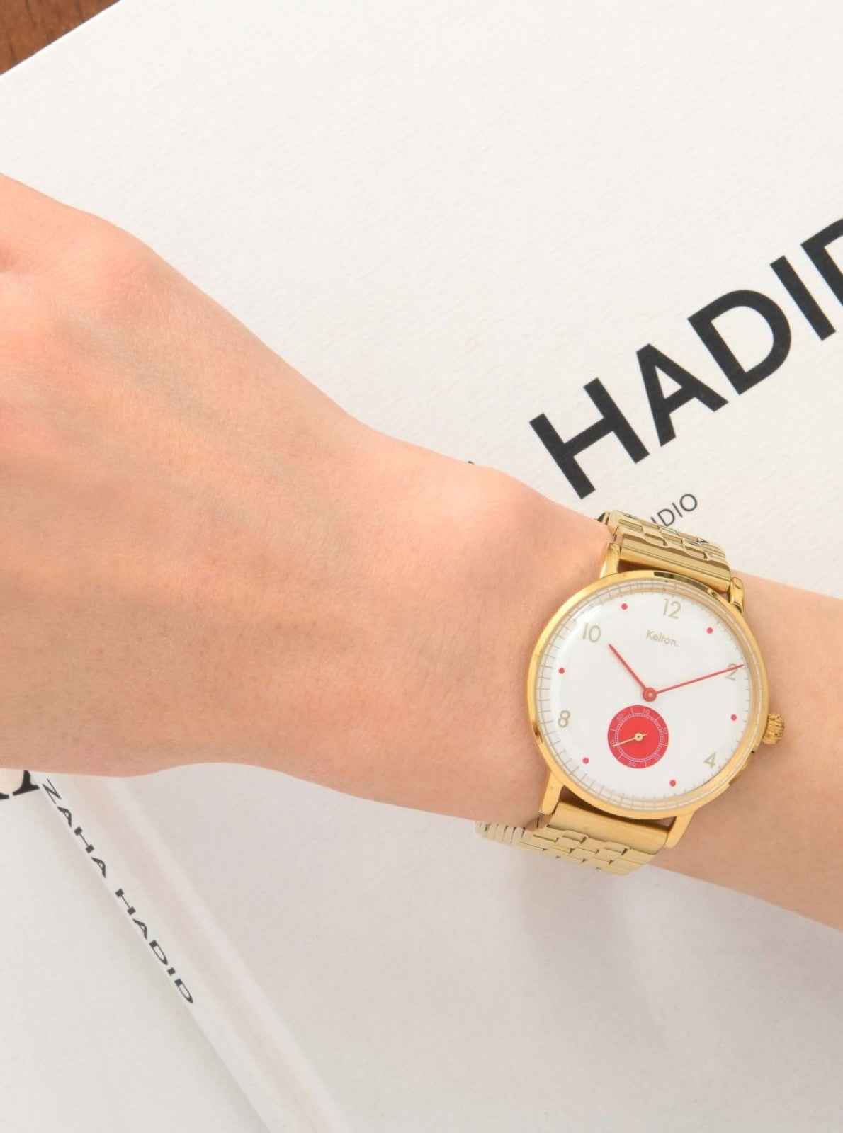 kelton-villa-gold-rouge-montre-cadran-rouge-bo-tier-dor image 2