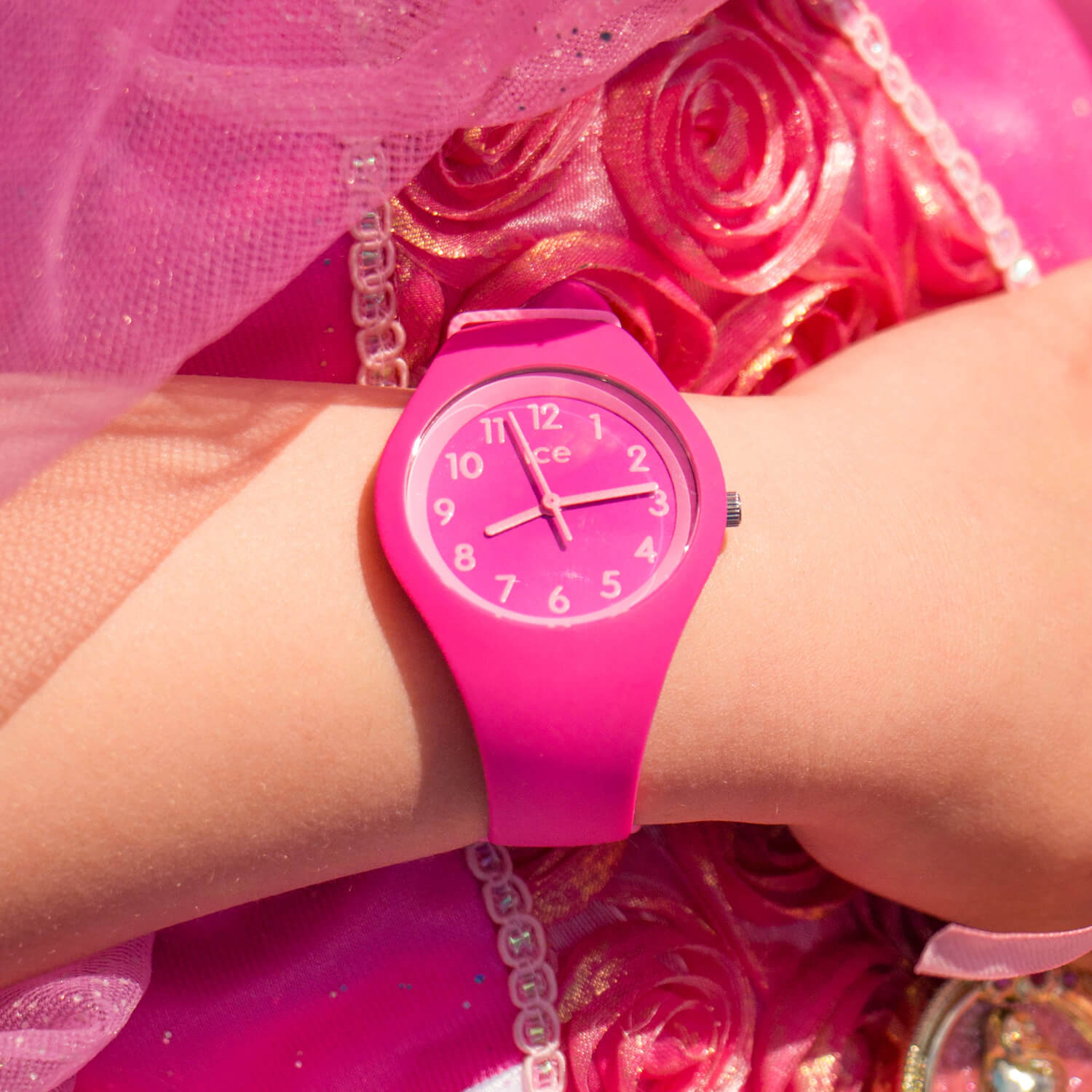 ice-watch-ice-ola-kids-rose-fuchsia-montre-enfant-fille image 5