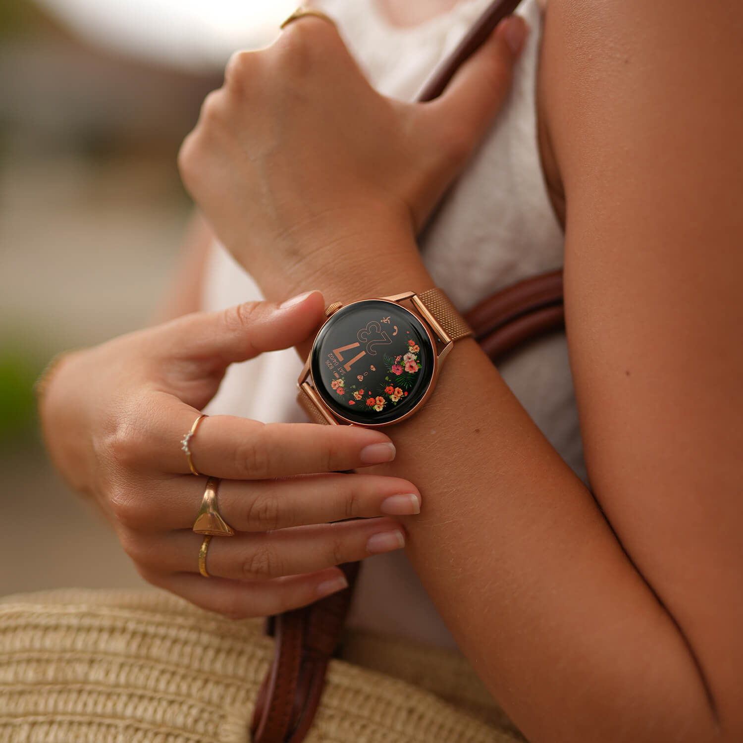 ice-watch-ice-smart-2-0-ronde-1-20-rose-gold-milanese-montre-connect-e-femme image 4