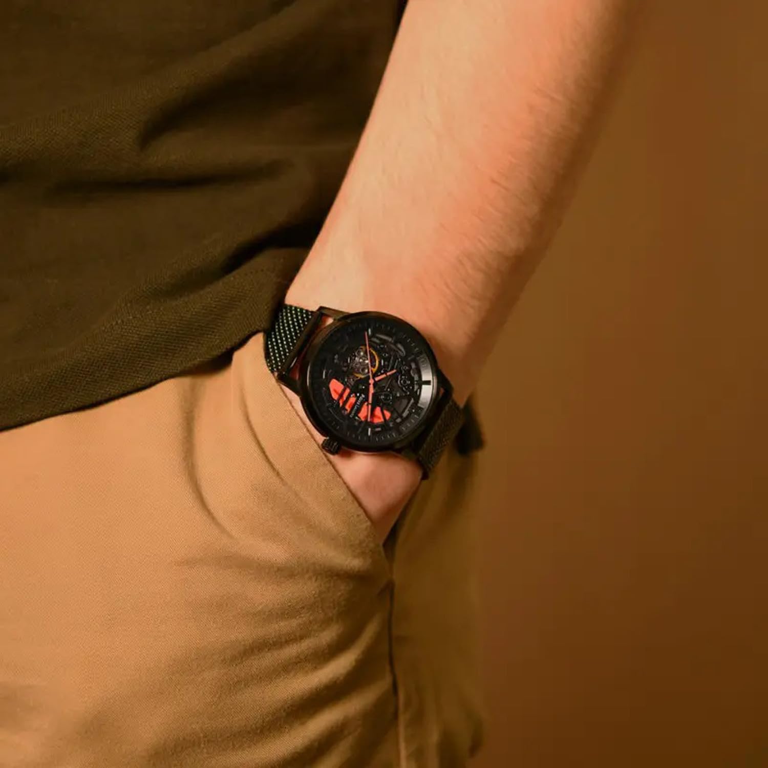 pierre-lannier-paddock-montre-automatique-maille-milanaise-noire image 2