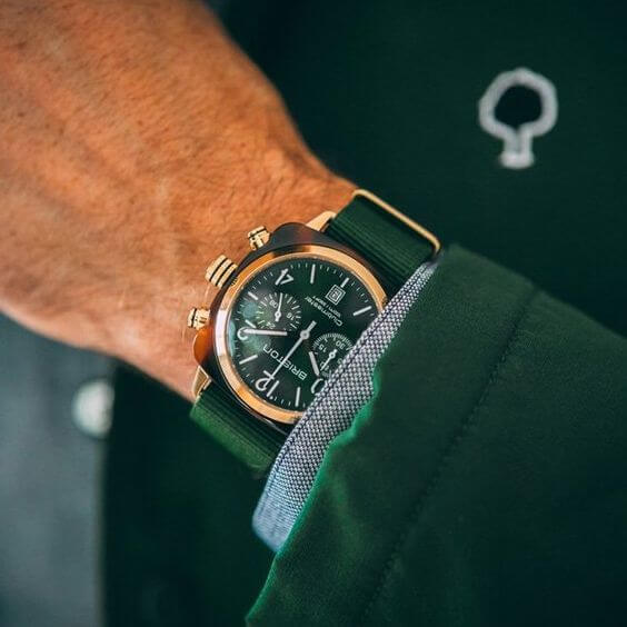 briston-clubmaster-classic-chrono-40-mm-gold-cadran-vert-anglais image 2
